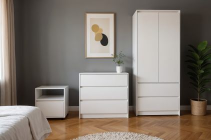 Three Piece Bedroom Set (Color: White)